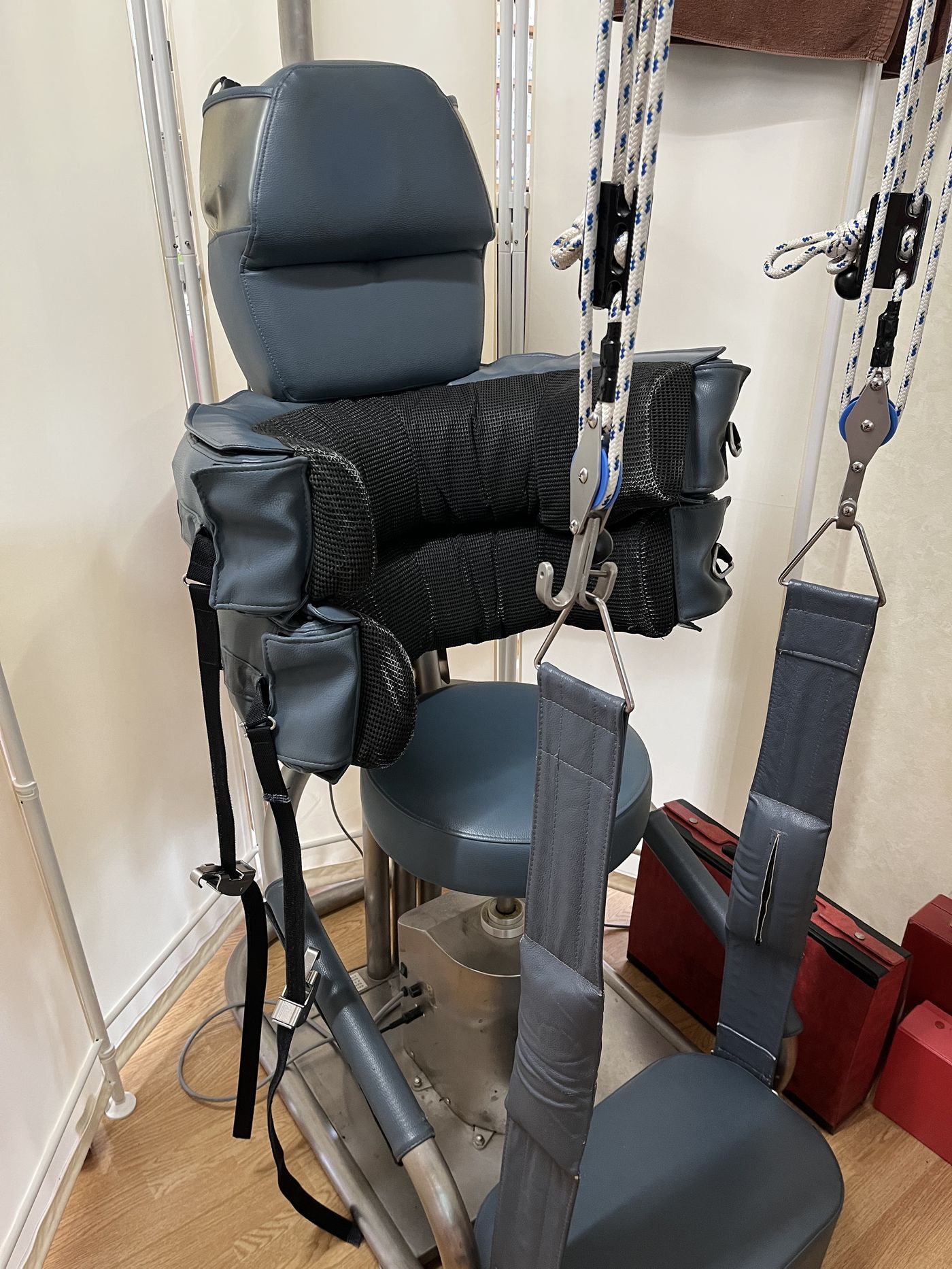 浮腰式牽引機プロテック・頸部牽引機｜末永接骨院